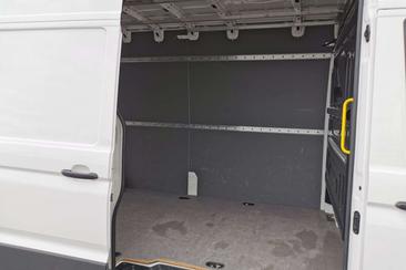 Volkswagen Crafter — photo 7