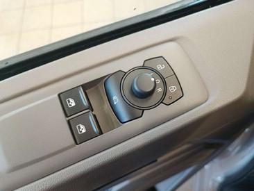 Volkswagen Transporter — photo 11