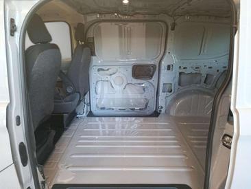 Volkswagen Transporter — photo 13