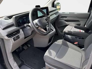 Volkswagen Caravelle — photo 8