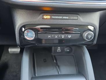 Ford Kuga 2.5 PHEV 243 — photo 23