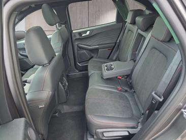 Ford Kuga 2.5 PHEV 243 — photo 13