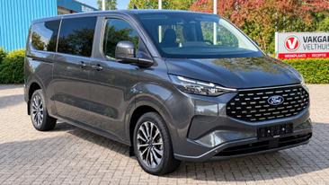 Ford Tourneo Custom MPV 2.5 PHEV — photo 8