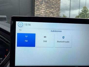 Ford Kuga 2.5 PHEV 243 — photo 21