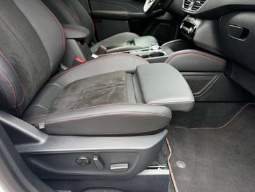 Ford Kuga 2.5 PHEV 243 — photo 27