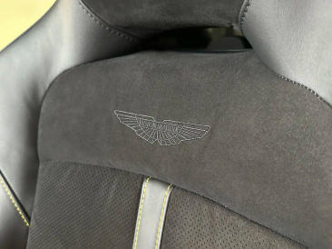 Aston Martin DBX 707 — photo 5