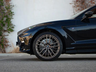 Aston Martin DBX 707 — photo 4