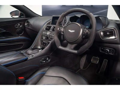 Aston Martin DBS Superleggera V12