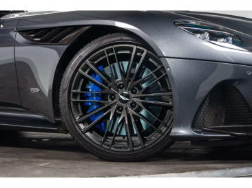 Aston Martin DBS Superleggera V12 — photo 4