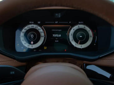 Aston Martin DBX 707 — photo 6
