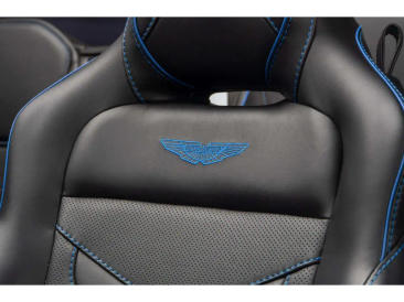 Aston Martin DBS Superleggera V12 — photo 5