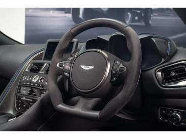 Aston Martin DBS Superleggera V12 — photo 10