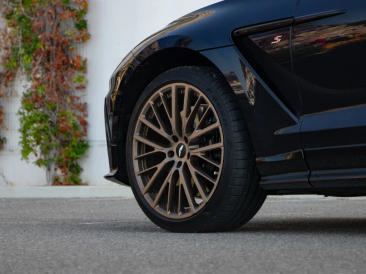 Aston Martin DBX 707 — photo 14