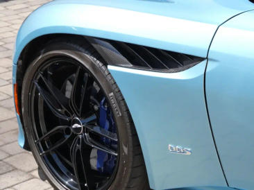 Aston Martin DBS Superleggera V12 — photo 9