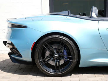 Aston Martin DBS Superleggera V12 — photo 15
