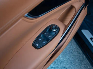 Aston Martin DBX 707 — photo 26