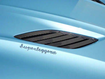 Aston Martin DBS Superleggera V12 — photo 18