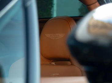 Aston Martin DBX 707 — photo 29