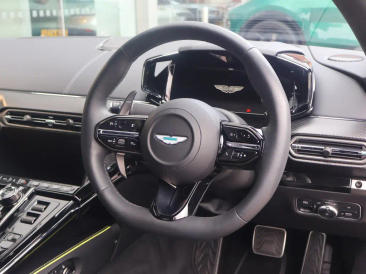 Aston Martin Vantage V8 — photo 3