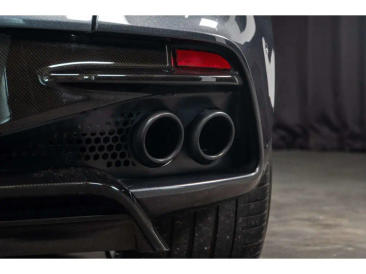 Aston Martin DBS Superleggera V12 — photo 32