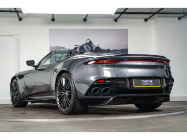 Aston Martin DBS Superleggera V12 — photo 34