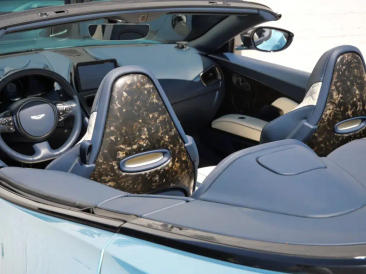 Aston Martin DBS Superleggera V12 — photo 24