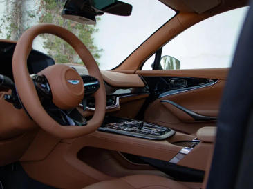 Aston Martin DBX 707 — photo 34