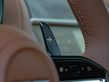 Aston Martin DBX 707 — photo 35