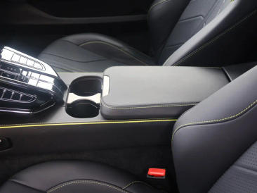 Aston Martin Vantage V8 — photo 24