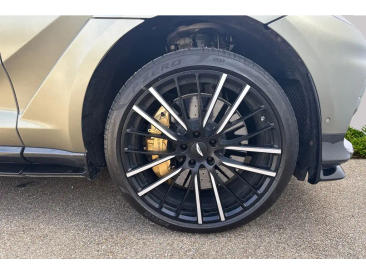 Aston Martin DBX 707 — photo 4