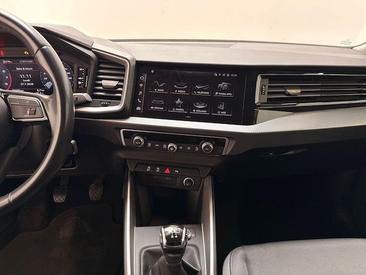 Audi A1 Sportback Advanced 2 25 TFSI 95 Ch 5 Vitesses — photo 10