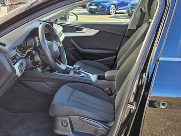 Audi A4 Avant 35 TDI — photo 14