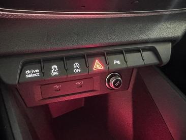 Audi A1 Sportback 30 TFSI — photo 17