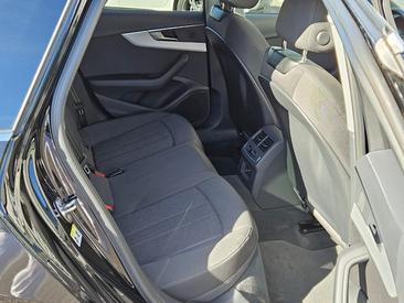 Audi A4 Avant 35 TDI — photo 21