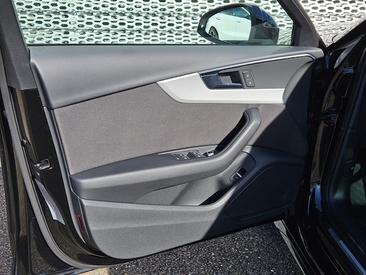 Audi A4 Avant 35 TDI — photo 23