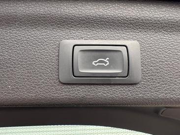 Audi Q3 35 TDI — photo 28