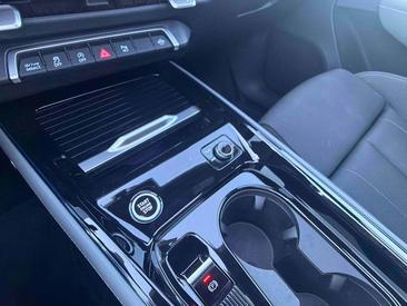 Audi Q3 35 TDI — photo 20