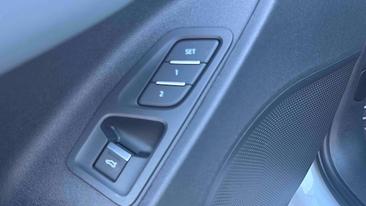 Audi Q3 35 TDI — photo 28