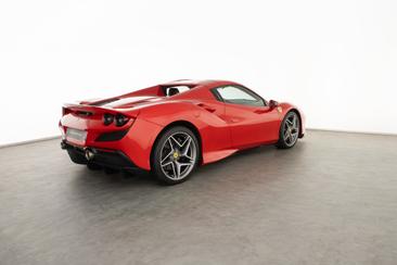 Ferrari F8 Spider — photo 3