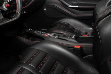 Ferrari F8 Spider — photo 9