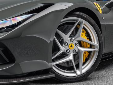 Ferrari F8 Spider — photo 13