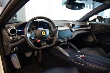Ferrari GTC4Lusso — photo 5