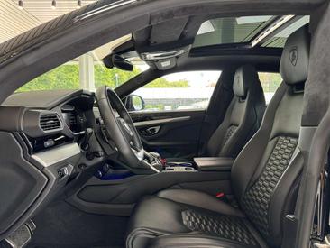 Lamborghini Urus — photo 16