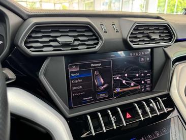 Lamborghini Urus — photo 28