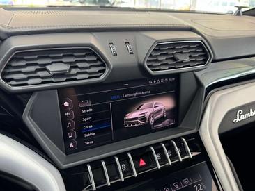 Lamborghini Urus — photo 29
