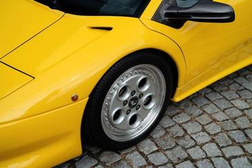 Lamborghini Diablo — photo 11