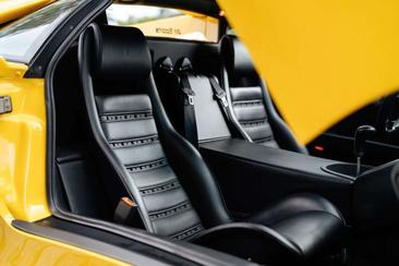 Lamborghini Diablo — photo 17
