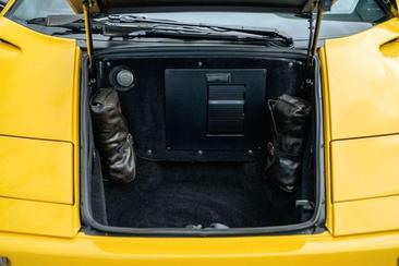 Lamborghini Diablo — photo 18