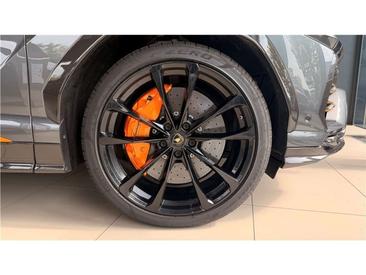 Lamborghini Urus — photo 6