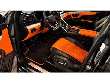 Lamborghini Urus — photo 11